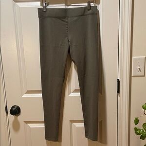 Aerie Chill Play Olive Apparel 92% Cotton Leggings Size Medium